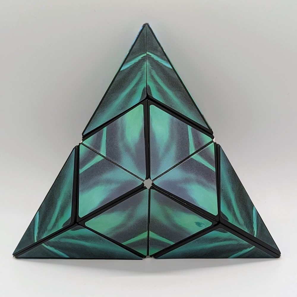 🔥 3D Changeable Magnetic Puzzle Cube Toy (Green, Black) 🔥 - Picture 5 of 7